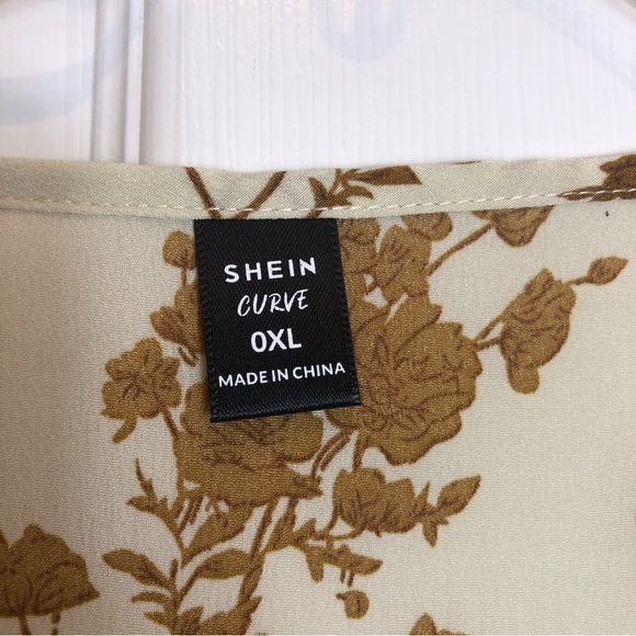 Shein Curve Short Sleeve Blouse. Size OXL - Picture 4 of 8